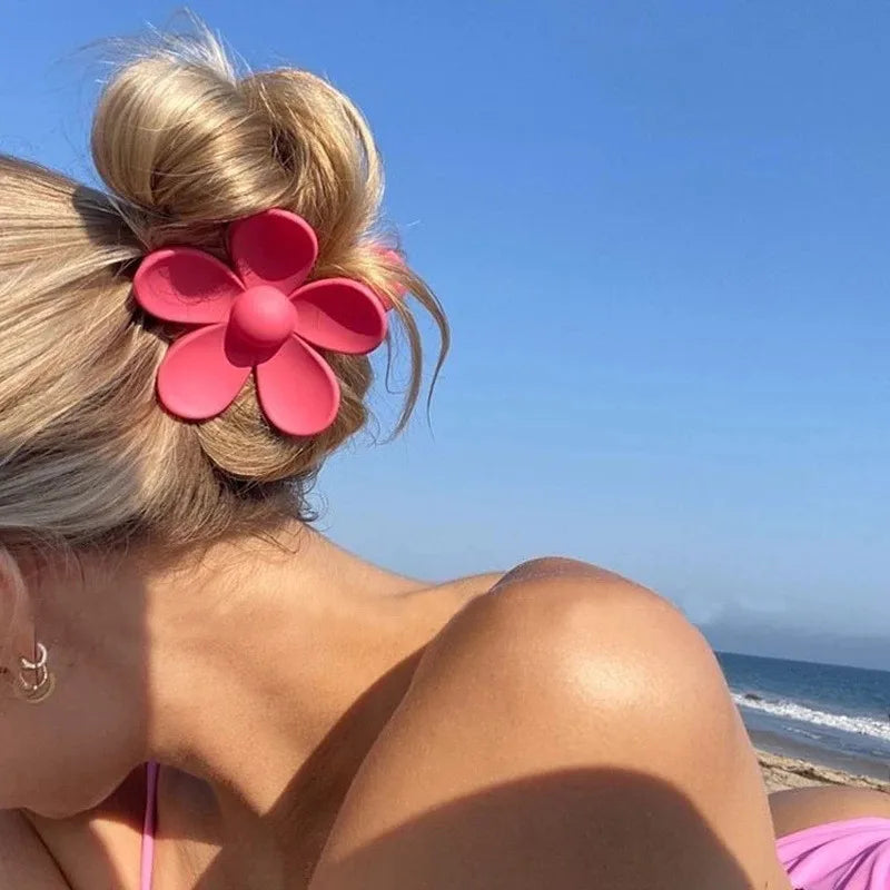 Korea Flower Shape Hair Claw Clip for Women.