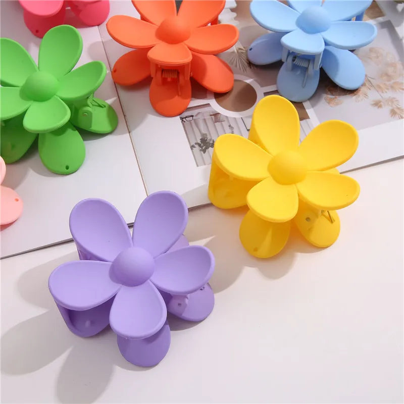 Korea Flower Shape Hair Claw Clip for Women.