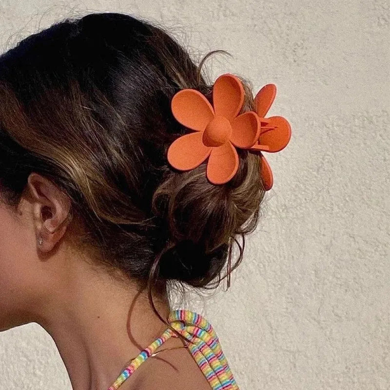 Korea Flower Shape Hair Claw Clip for Women.