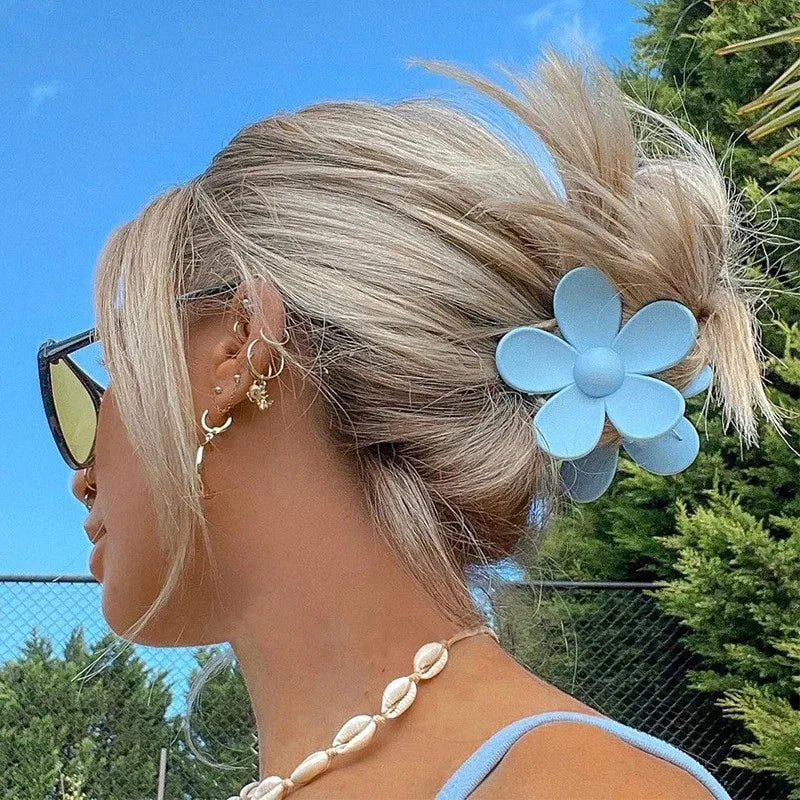Korea Flower Shape Hair Claw Clip for Women.